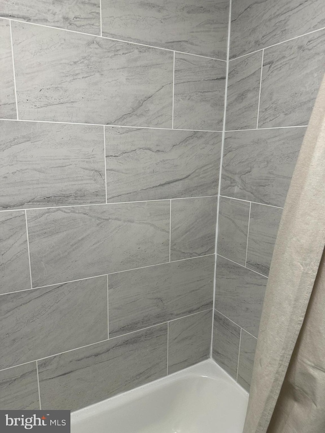 9031 Continental Pl, Landover, MD 20785 - bathroom featuring  shower combination