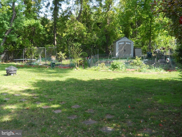 10525 Edgemont Dr, Hyattsville, MD 20783 - view of yard featuring an outdoor fire pit