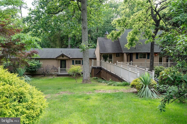 26747 Cat Creek Rd, Mechanicsville, MD 20659 - view of front of home featuring roof with shingles and a front yard