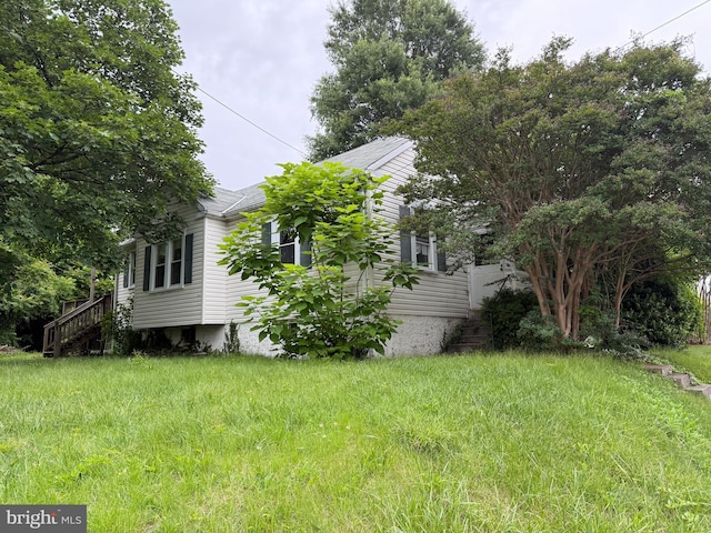 3602 Tulip Ave, Baltimore, MD 21227 - view of side of property with stairs
