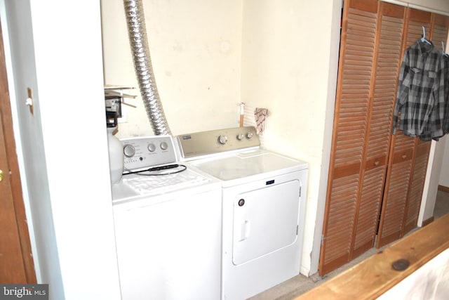 807 Rabbit Ln, Reading, PA 19606 - washroom with washer and clothes dryer