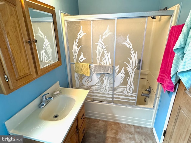 807 Rabbit Ln, Reading, PA 19606 - full bath featuring vanity and bath / shower combo with glass door