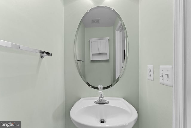 15673 Mendoza Ln, Woodbridge, VA 22191 - bathroom with a sink