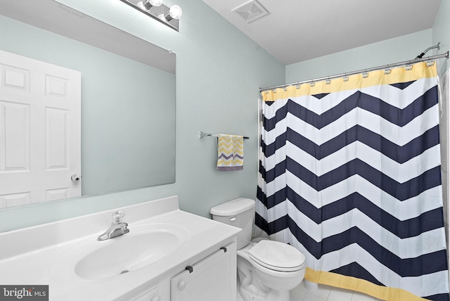15673 Mendoza Ln, Woodbridge, VA 22191 - bathroom featuring vanity, tile patterned floors, and a shower with curtain