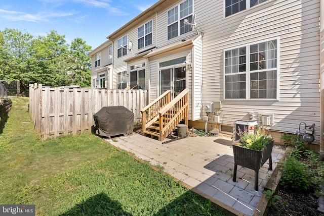 15673 Mendoza Ln, Woodbridge, VA 22191 - back of house featuring entry steps