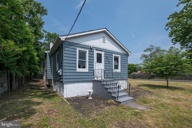 624 Hunt Ave, Trenton, NJ 08610 - view of front of house with a chimney