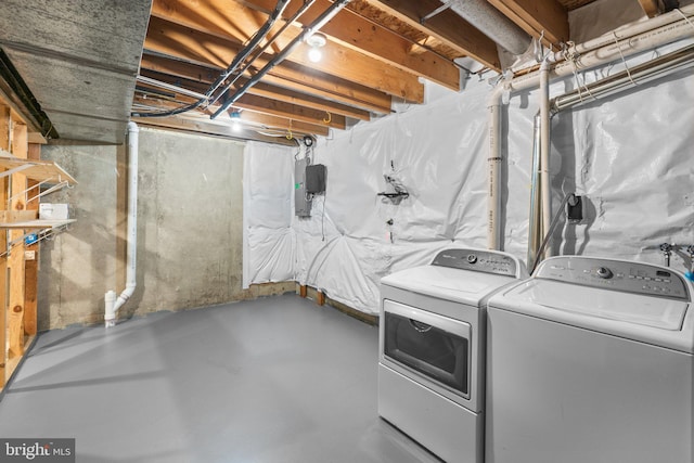 7967 Brightmeadow Ct, Ellicott City, MD 21043 - laundry area featuring independent washer and dryer