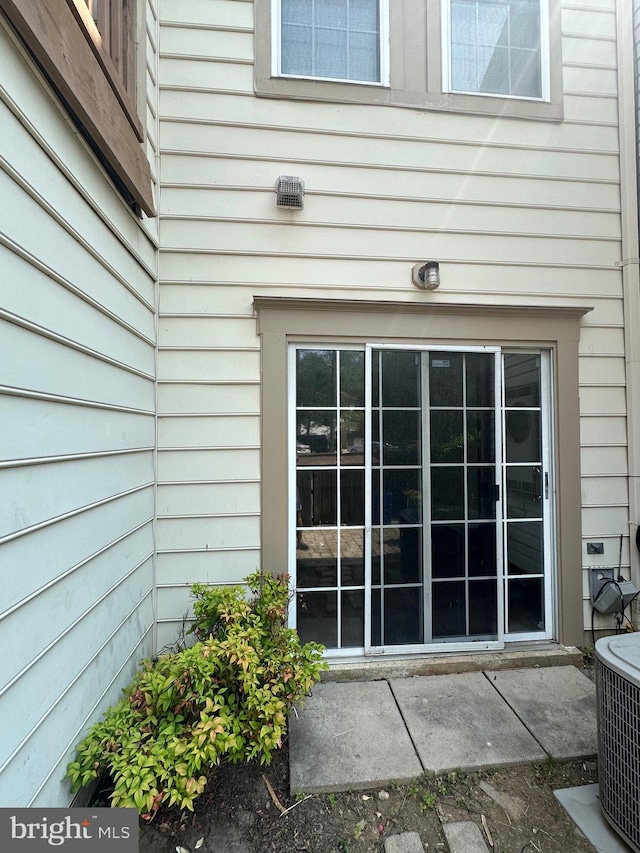 9 Alpen Green Ct Unit 20-208, Burtonsville, MD 20866 - entrance to property with cooling unit