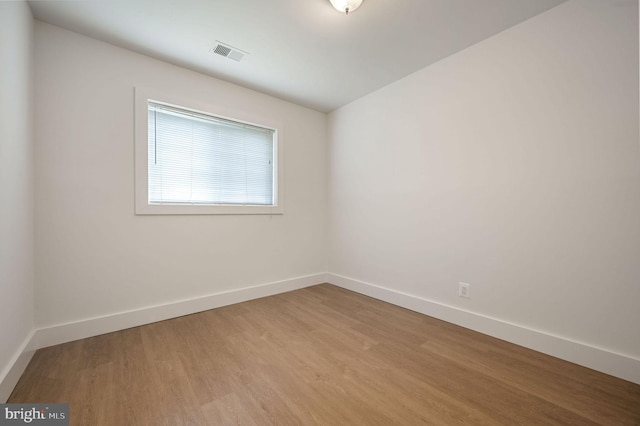 323 Sheridan Dr, New Castle, DE 19720 - spare room featuring baseboards and light wood finished floors