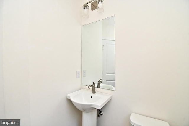 287 Yards Ct, Hatboro, PA 19040 - bathroom featuring toilet and a sink