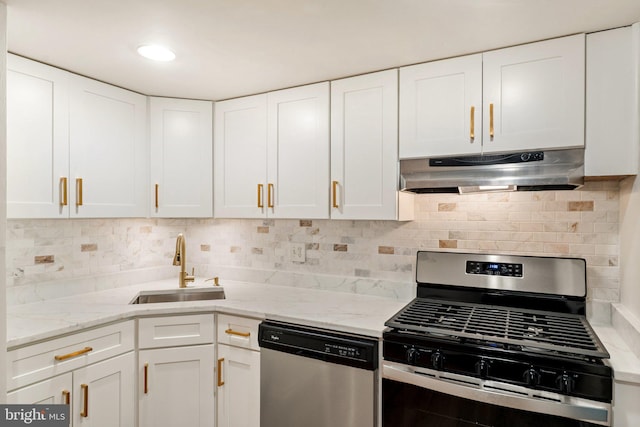 1413 Northgate Sq Unit 13/2A, Reston, VA 20190 - kitchen featuring stainless steel appliances, under cabinet range hood, white cabinets, and backsplash