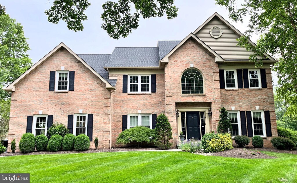 6 Windrose Cir, Doylestown, PA 18901 - view of front facade with brick siding and a front yard