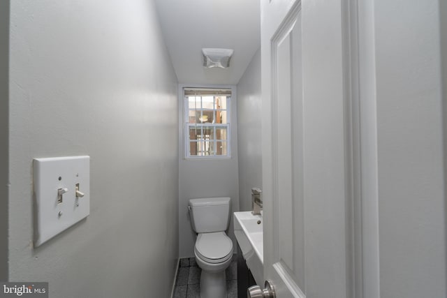 518 Scott St, Baltimore, MD 21230 - bathroom featuring toilet