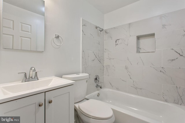 706 Cumberland St, Baltimore, MD 21217 - full bathroom with toilet, vanity, and bathtub / shower combination