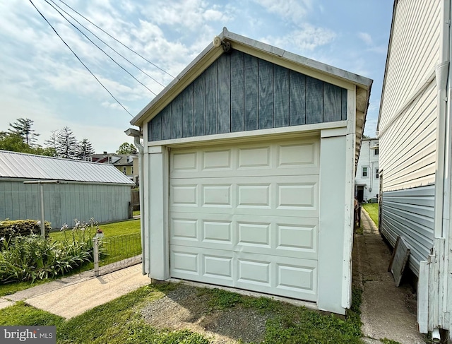 344 S Reading Ave, Boyertown, PA 19512 - detached garage featuring driveway