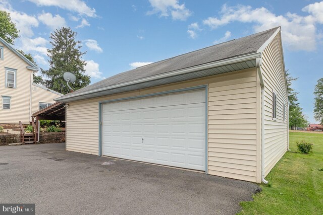 28 Laudermilch Rd, Halifax, PA 17032 - view of detached garage