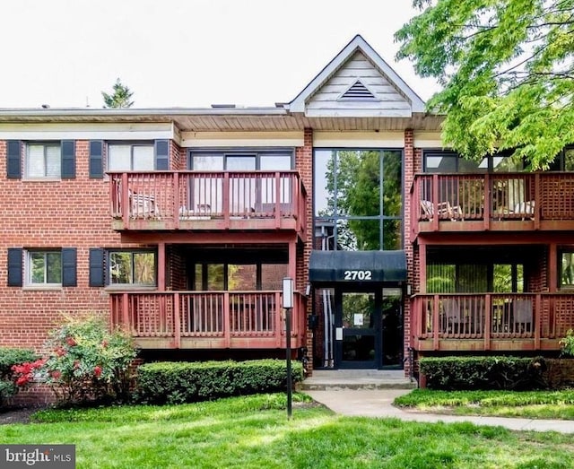 2702 Dartmouth Rd Unit 3, Alexandria, VA 22314 - rear view of house with brick siding