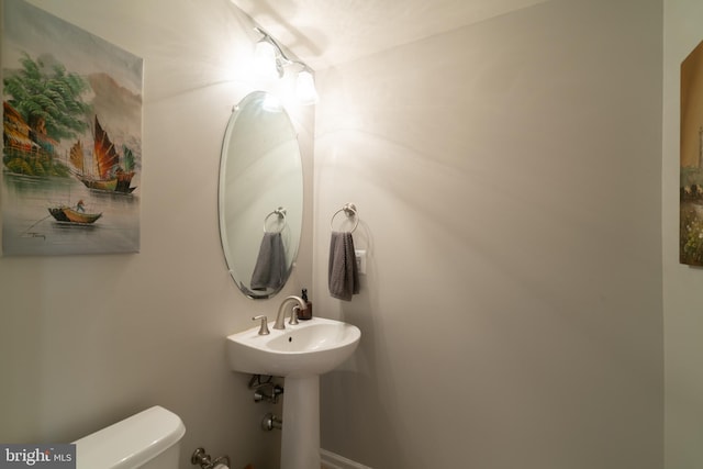 20468 Alicent Ter, Ashburn, VA 20147 - half bath with toilet