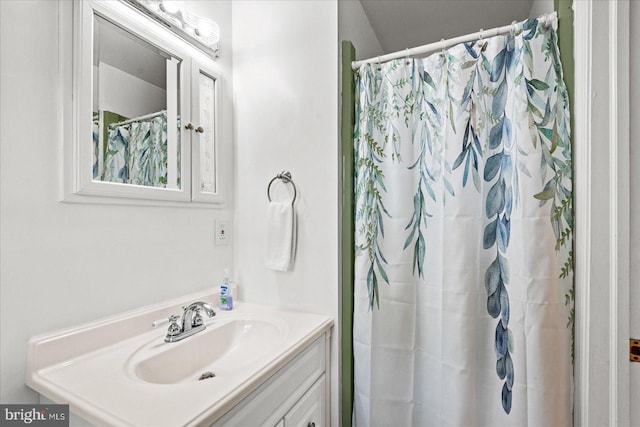 412 Marshall Ave, Colonial Beach, VA 22443 - full bath featuring vanity and a shower with shower curtain