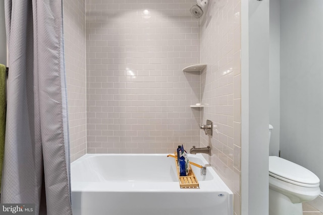 415 Pyles Mountain Ln, Avondale, PA 19311 - full bath with shower / tub combo with curtain