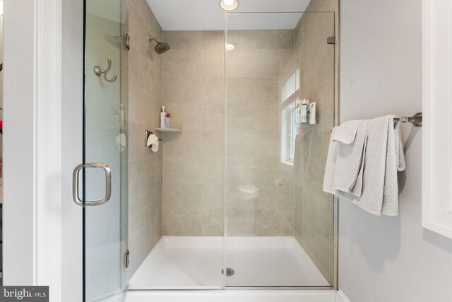 415 Pyles Mountain Ln, Avondale, PA 19311 - full bathroom with a stall shower