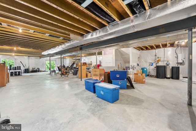 415 Pyles Mountain Ln, Avondale, PA 19311 - basement with a water softener system and a water pressure tank