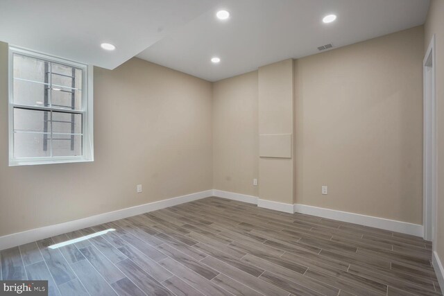 504 Kingsley Rd SW, Vienna, VA 22180 - unfurnished room featuring wood finished floors and recessed lighting