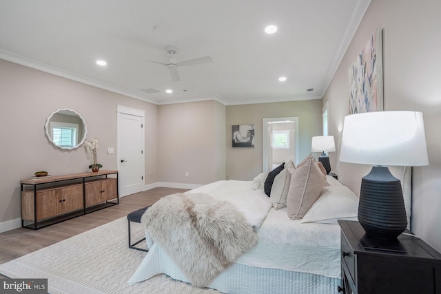 504 Kingsley Rd SW, Vienna, VA 22180 - bedroom with wood finished floors, crown molding, recessed lighting, and a ceiling fan