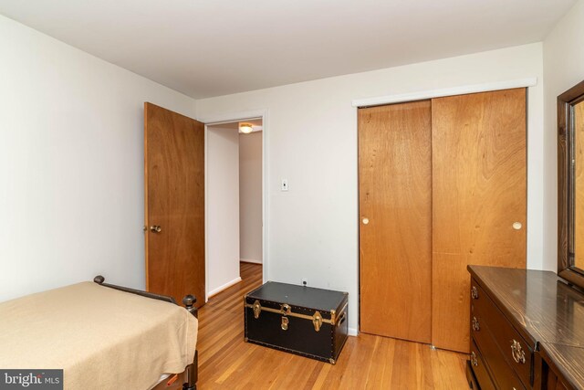 2301 Yellowstone Rd, Cinnaminson, NJ 08077 - bedroom with light wood finished floors and a closet
