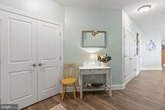 401 Bold Ruler Ct Unit 302, Havre De Grace, MD 21078 - hall featuring wood finished floors and baseboards