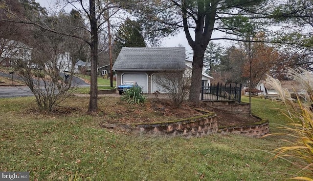 1620 Florence St, Williamsport, PA 17701 - view of yard with a garage