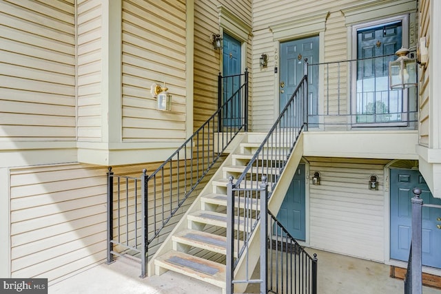 8064 Stonewall Brigade Ct, Manassas, VA 20109 - view of property entrance