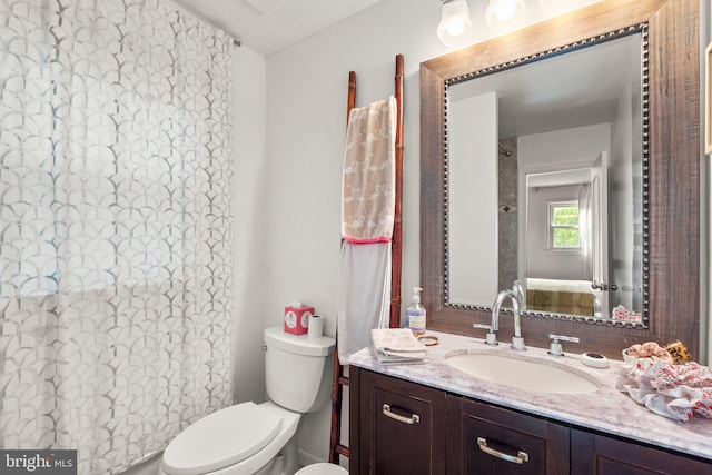 206 Mountain Rd, Linthicum Heights, MD 21090 - bathroom with vanity, toilet, and a shower with curtain