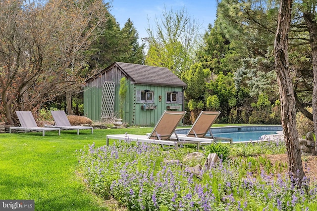 65 Covered Bridge Rd, New Hope, PA 18938 - view of green lawn featuring an outdoor pool
