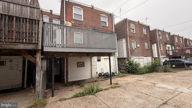 2126 E Sanger St, Philadelphia, PA 19124 - back of property with a residential view and stone siding