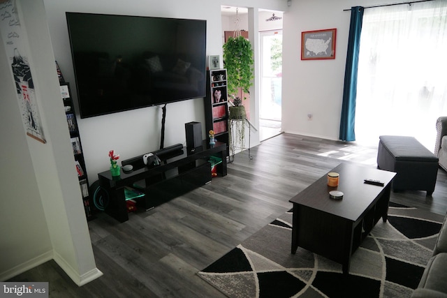 9 Wyndham Ct, Downingtown, PA 19335 - living room with wood finished floors and baseboards