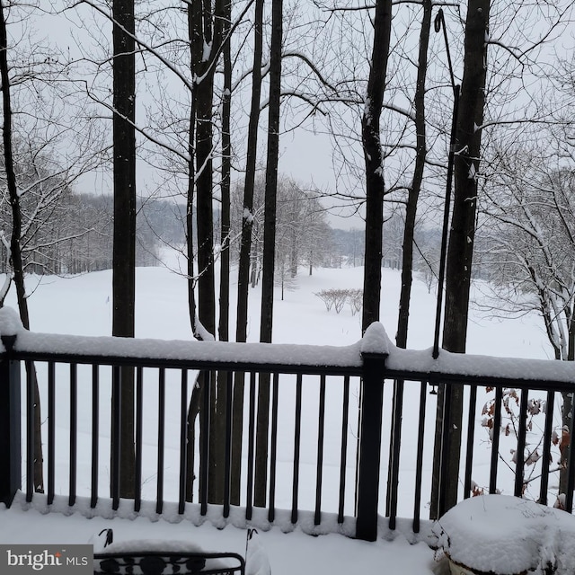 3546 Sutton Heights Cir, Fairfax, VA 22031 - view of snow covered deck