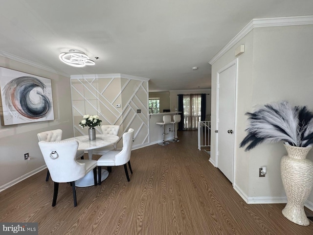 6820 Jade Ct, Capitol Heights, MD 20743 - dining room featuring wood finished floors and crown molding