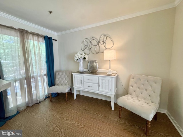 6820 Jade Ct, Capitol Heights, MD 20743 - living area featuring crown molding and wood finished floors