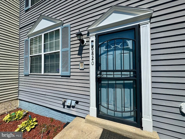 6820 Jade Ct, Capitol Heights, MD 20743 - view of exterior entry