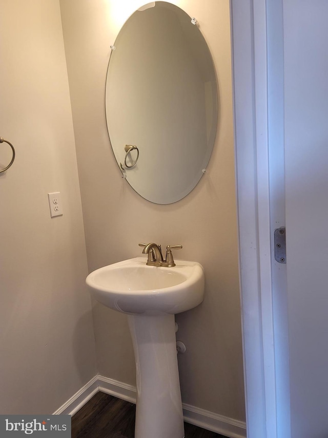 38 Peregrine Way, Burlington, NJ 08016 - bathroom featuring baseboards and a sink