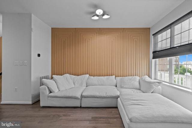 1611 Fernwood Dr, Upper Marlboro, MD 20774 - living area featuring wood finished floors and baseboards