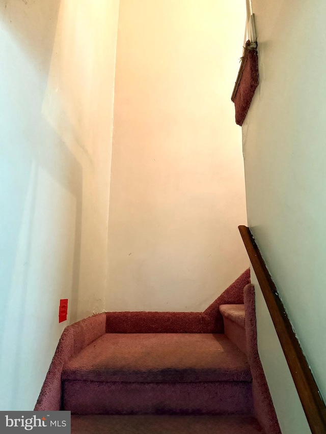 3141 S Atlanta Rd, Camden, NJ 08104 - view of stairway