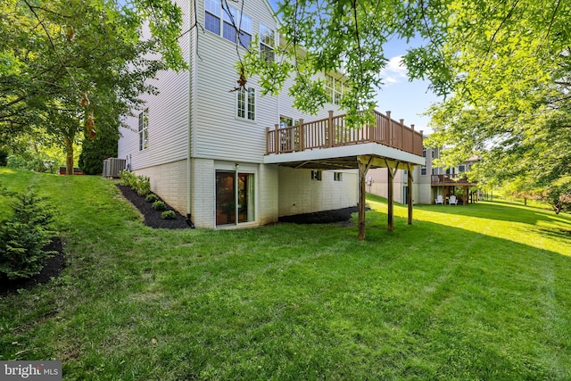 17542 Falls Pl, Round Hill, VA 20141 - rear view of house featuring central AC unit, a wooden deck, and a yard