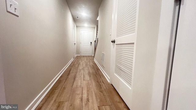 4904 Brookside Ct, Coopersburg, PA 18036 - hallway featuring wood finished floors and baseboards