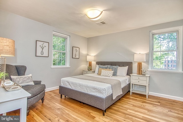 2990 S Columbus St, Arlington, VA 22206 - bedroom featuring baseboards and light wood-type flooring