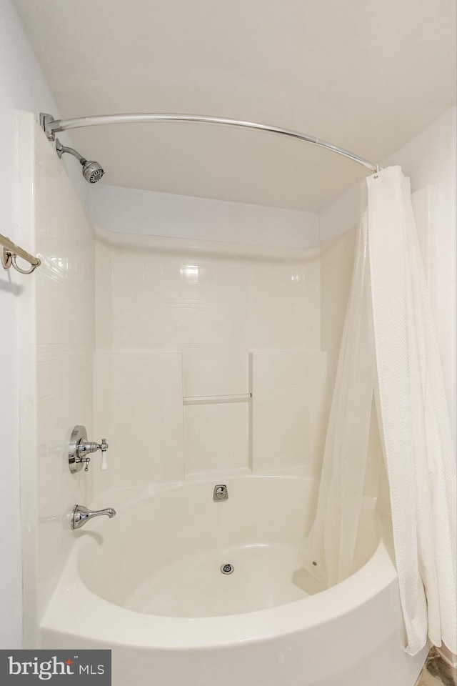 805 Islington St, Silver Spring, MD 20910 - full bath with shower / tub combo