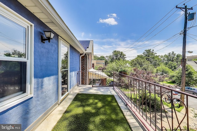 805 Islington St, Silver Spring, MD 20910 - view of balcony
