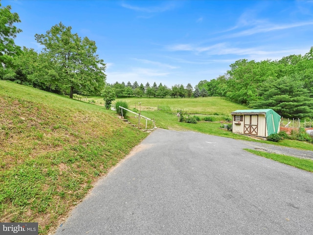 947 Shoemakersville Rd, Shoemakersville, PA 19555 - view of asphalt road featuring a view of rural / pastoral area
