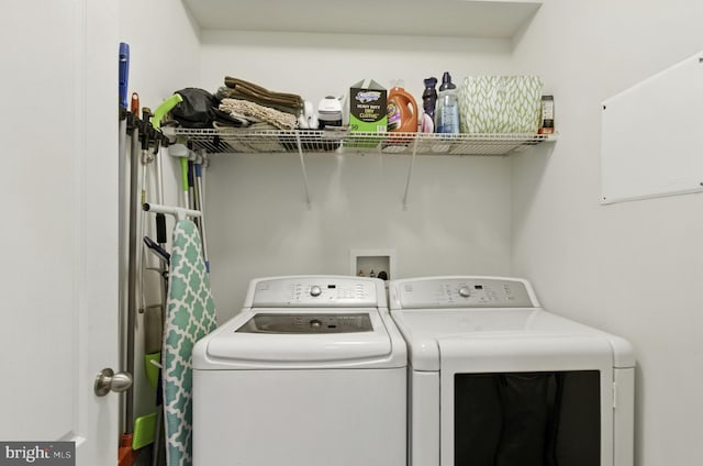 135 Jacobia Dr Unit H-3, Pasadena, MD 21122 - laundry room featuring independent washer and dryer